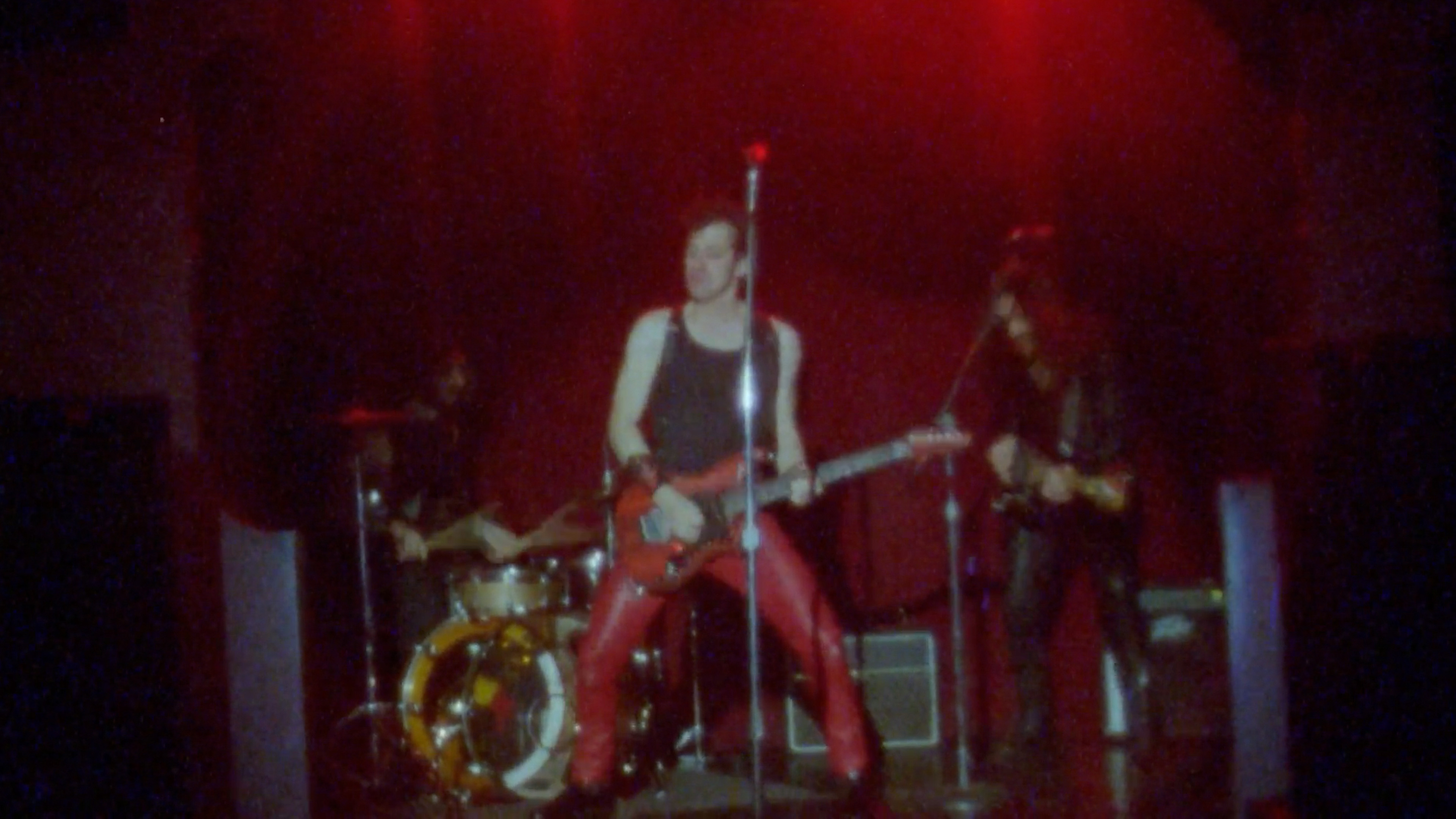 Des Rocs – Love and a Smoking Gun
