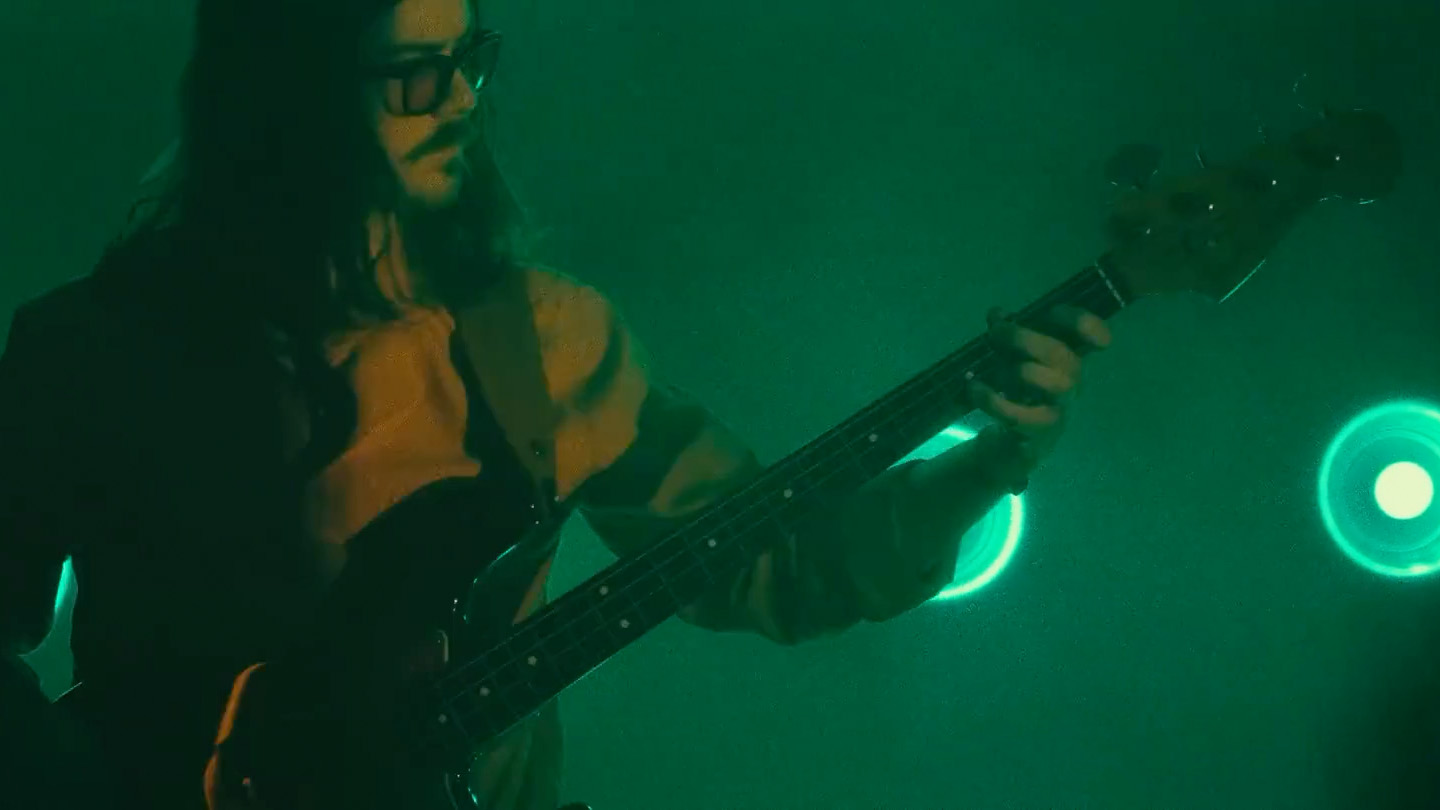 Royal Coda – We Slowly Lose Hope For Things To Come