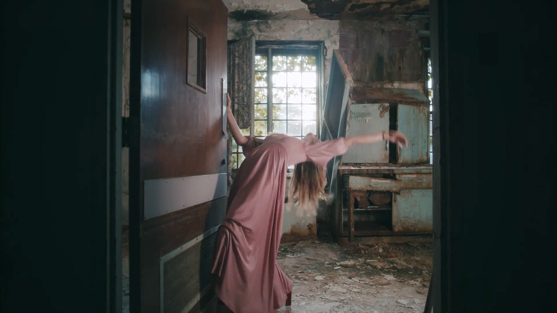 Margo Price – Letting Me Down (Downer Version)